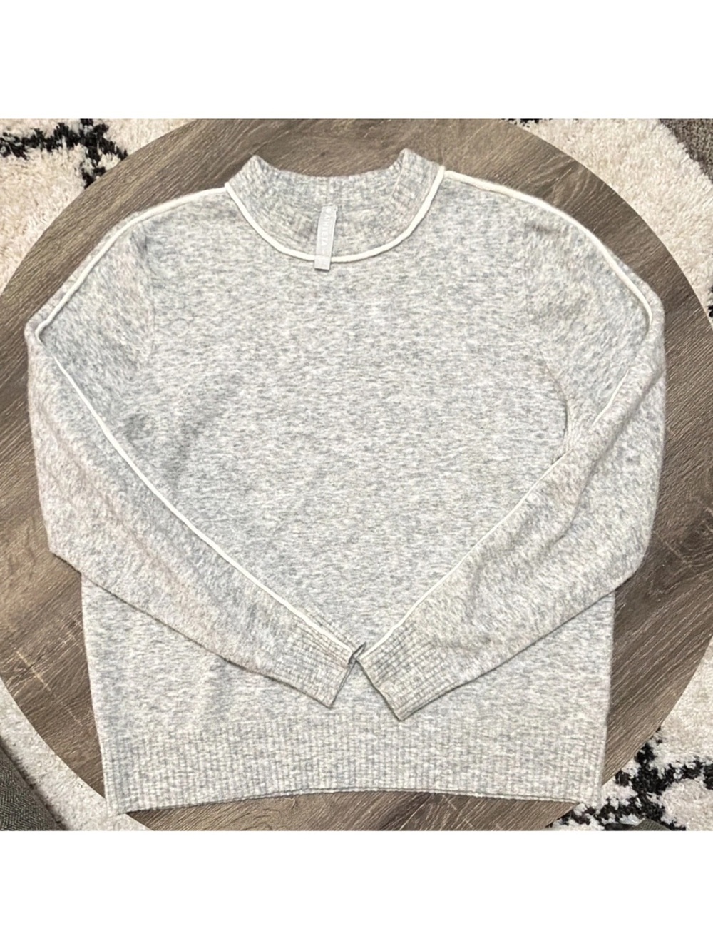 Athleta Women’s L Gray Merino Wool Blend Crewneck Long Sleeve Knit Sweater Soft!